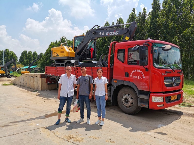 山西抓木機(jī)寶鼎客戶